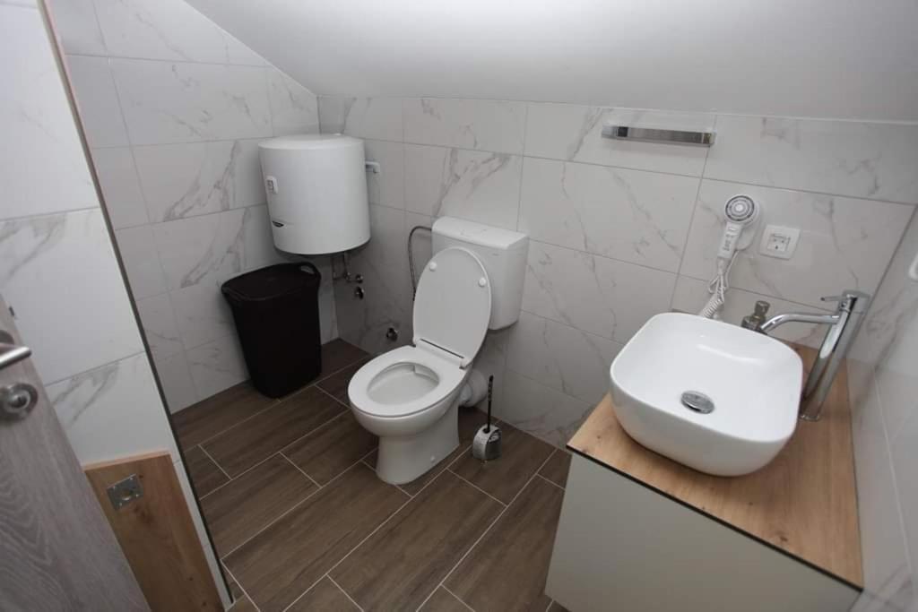 Apartmani Venecia Prozor ภายนอก รูปภาพ
