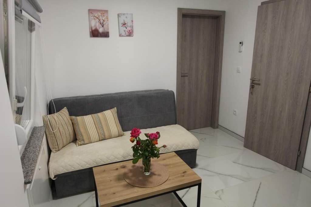 Apartmani Venecia Prozor ภายนอก รูปภาพ